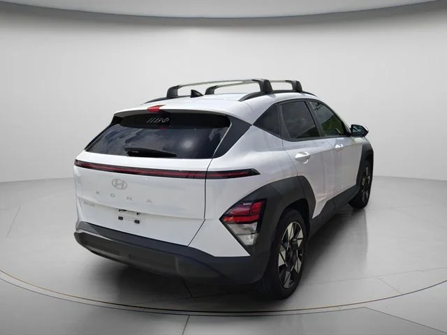 Used 2024 White Hyundai SEL image 6