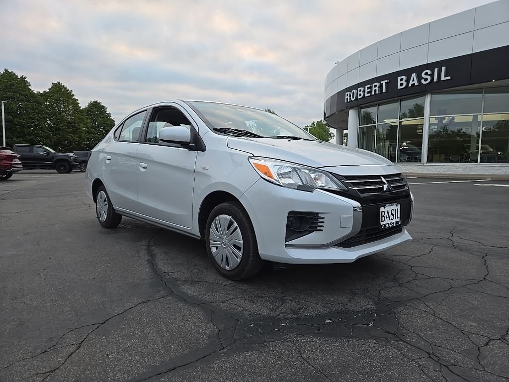 Used 2024  Mitsubishi  image 7