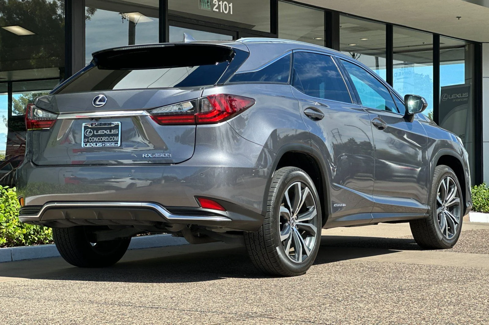 Used 2021 Gray Pearl Lexus 450h image 4