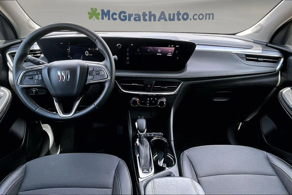 Used 2025 Black Buick Preferred image 9