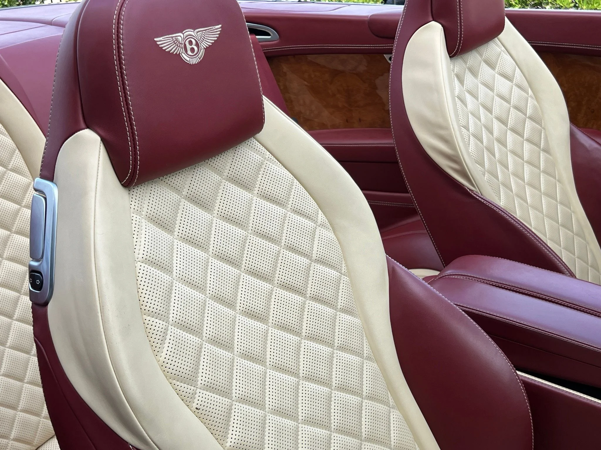 Used 2017 Gold Bentley W12 image 22