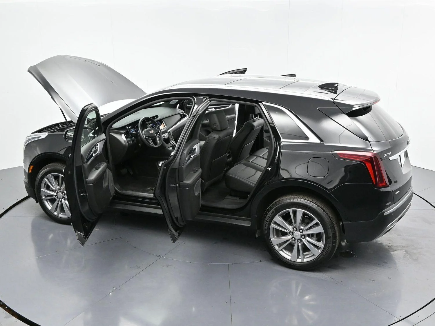 Used 2025 Stellar Black Metallic Cadillac Premium Luxury image 41