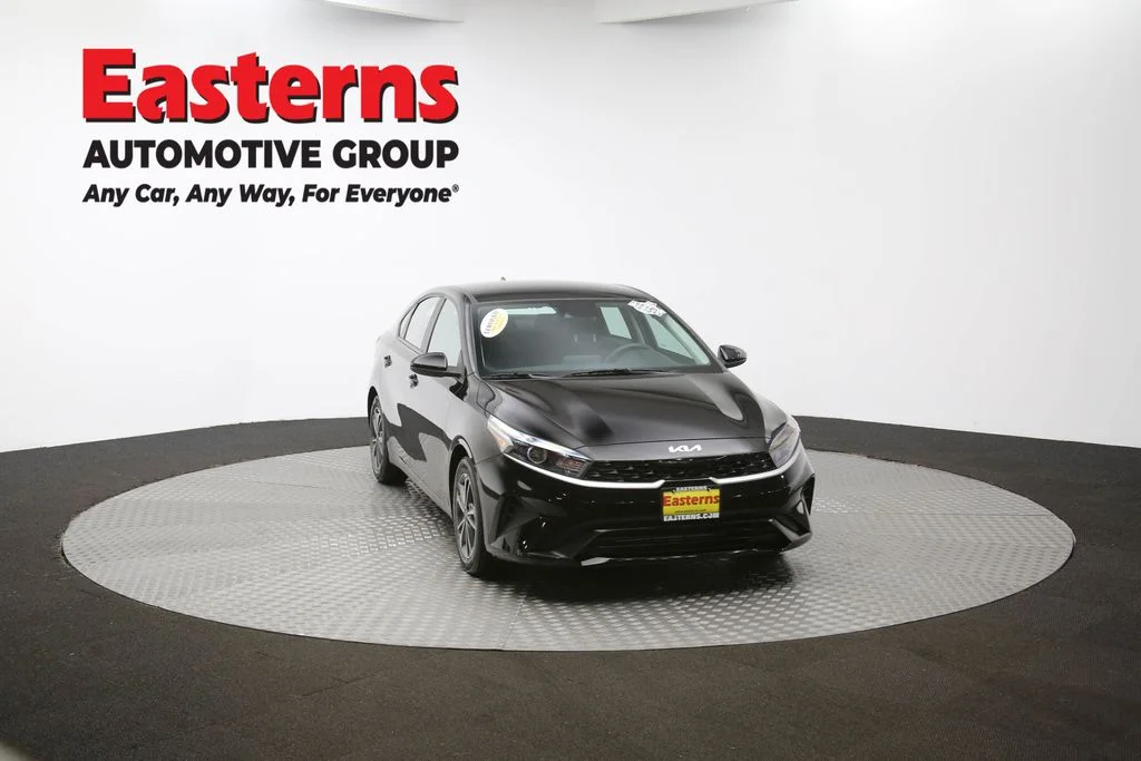 Used 2022 Black Kia LXS image 48