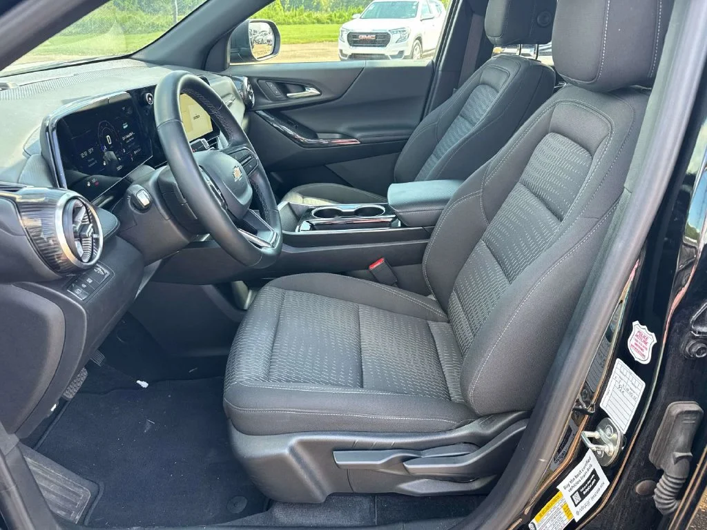 Used 2025 Black Chevrolet LT image 25