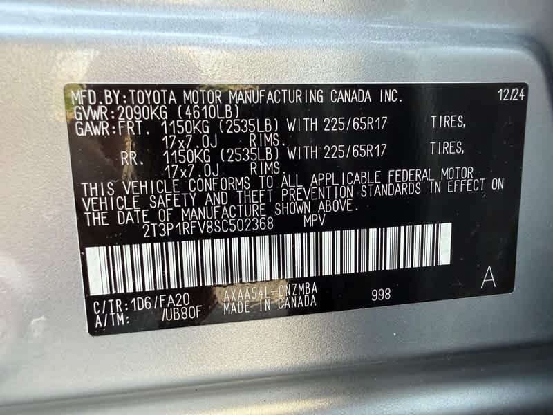 Used 2025 Silver Sky Metallic Toyota XLE image 25