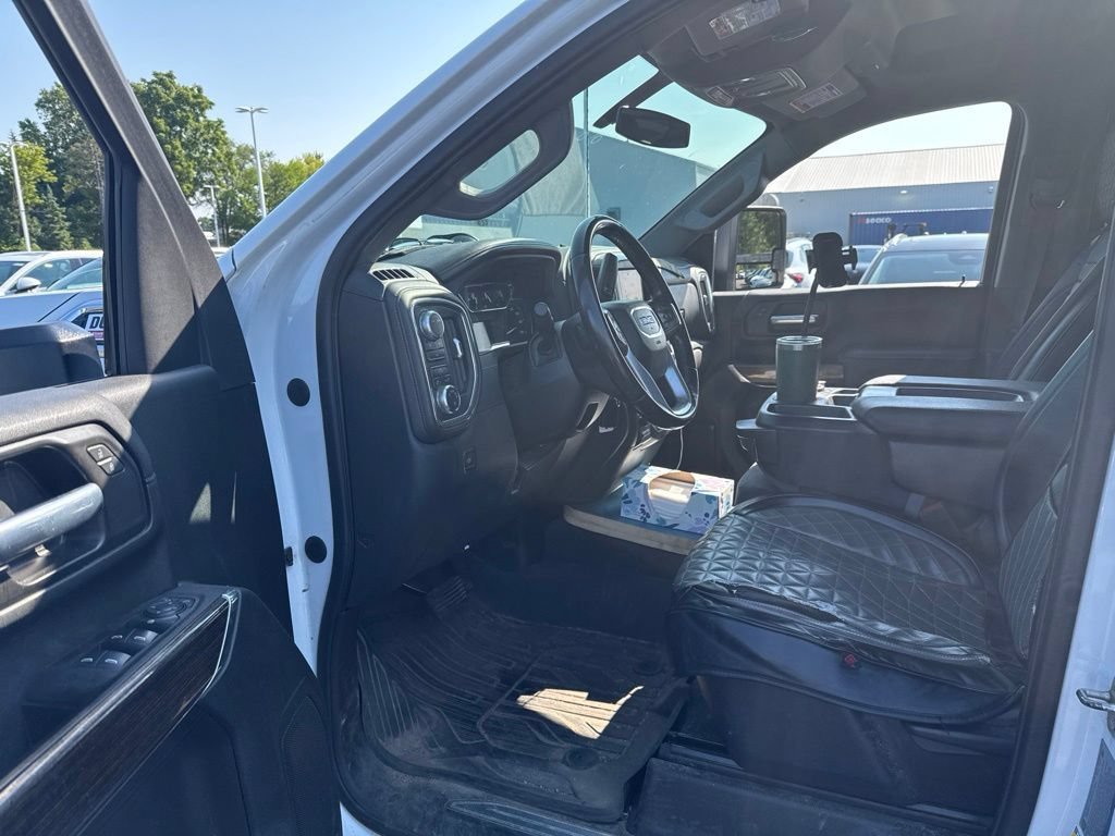 Used 2023 SUMMIT WHITE GMC SLE image 2