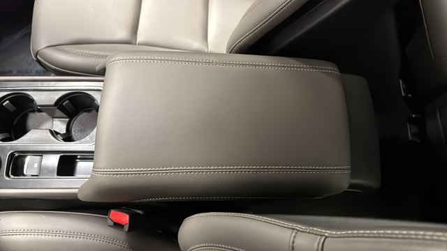 Used 2025 Asher Gray Metallic Clearcoat Lincoln Premiere image 19