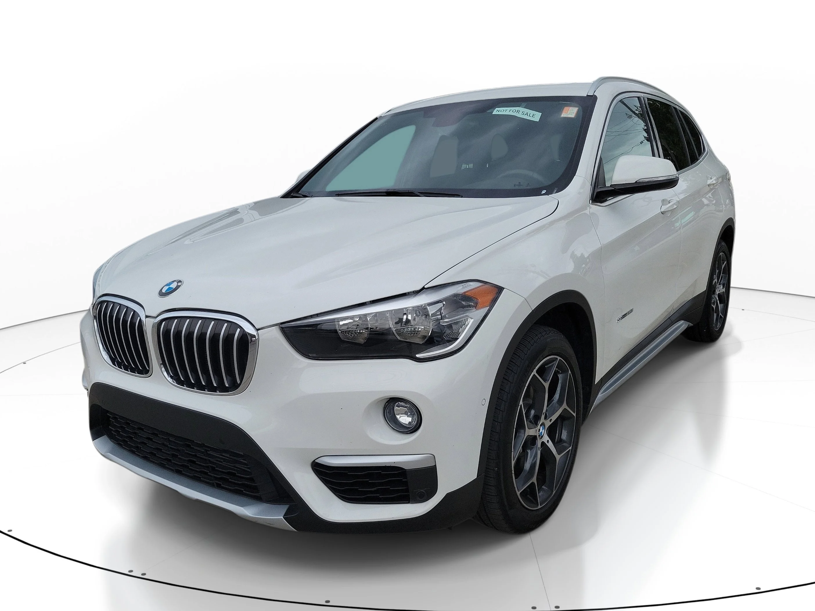 Used 2018 Alpine White BMW sDrive28i image 3