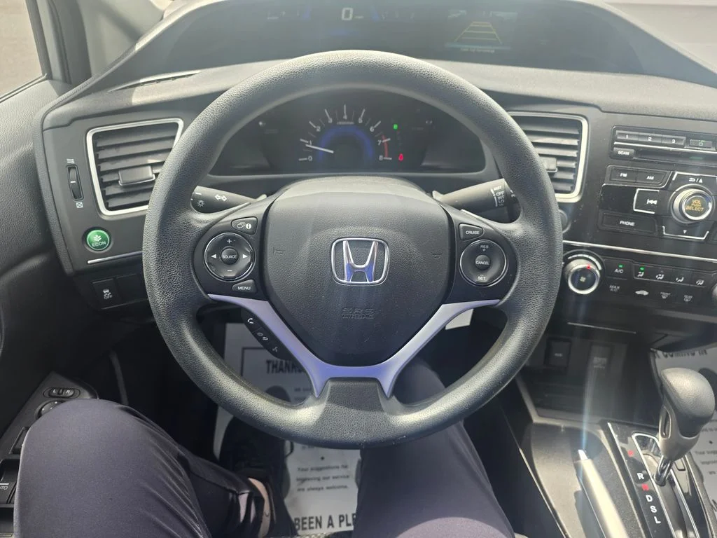 Used 2014 Alabaster Silver Metallic Honda LX image 22