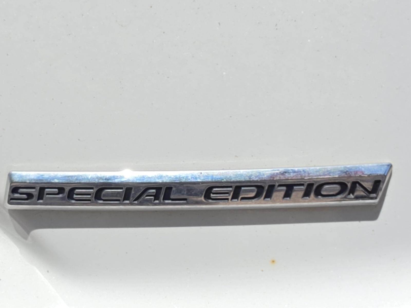 Used 2022 Platinum White Pearl Honda Special Edition image 14