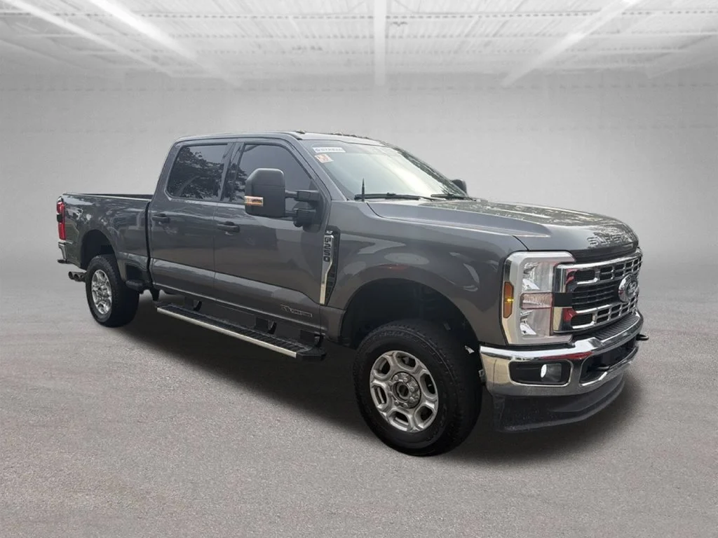 Used 2025 Gray Ford XLT image 7