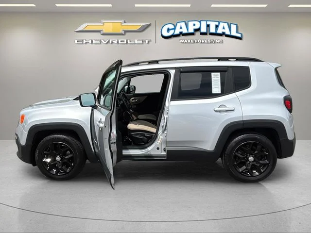Used 2015 Silver Jeep Latitude image 13