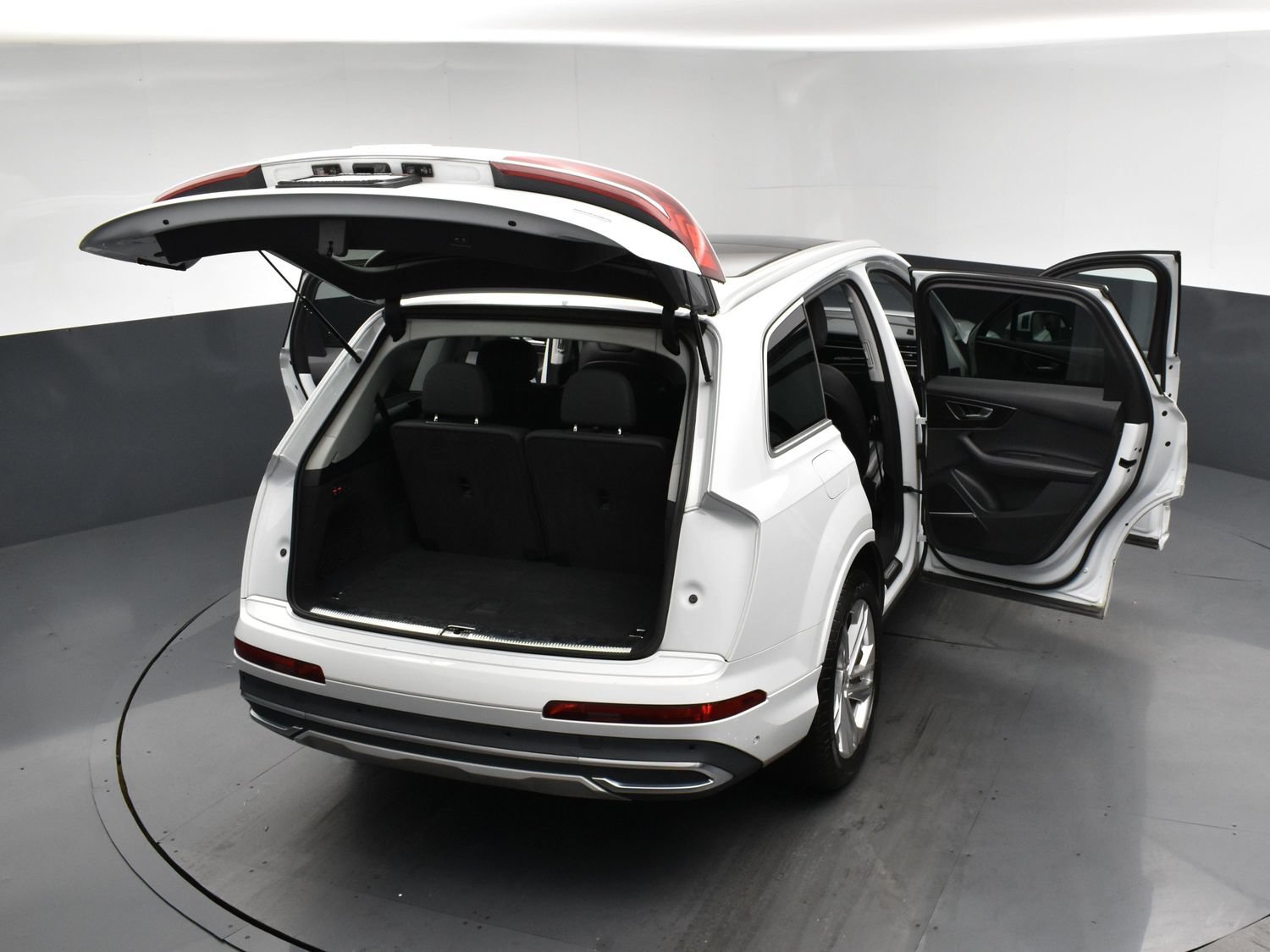 2023 Audi Q7 Premium Plus - Photo 24