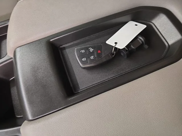 Used 2024 Metallic GMC SLE image 28