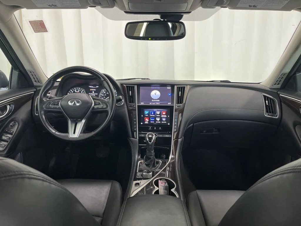 Used 2018 White INFINITI 3.0t LUXE image 10