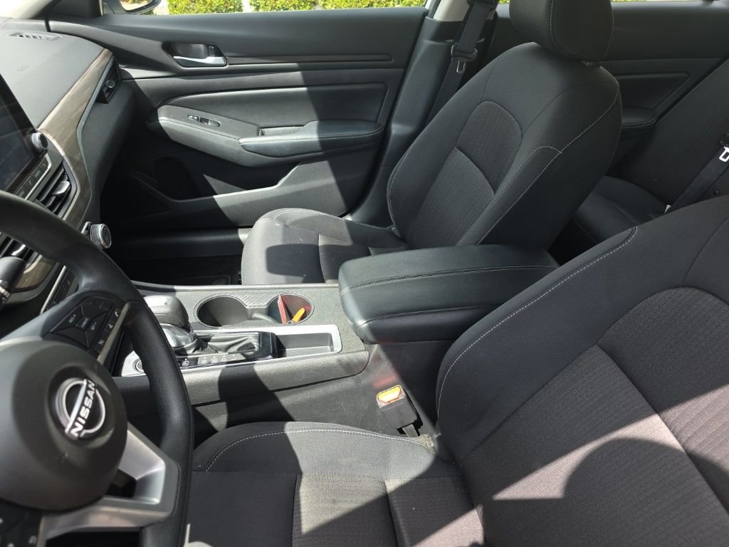 2025 Nissan Altima SV - Photo 14
