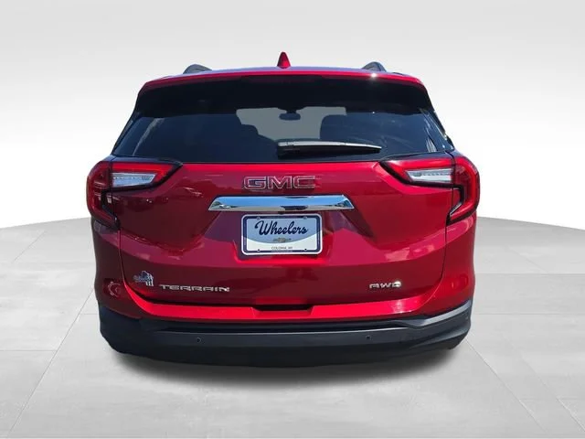 Used 2024 Volcanic Red Tintcoat GMC SLE image 4
