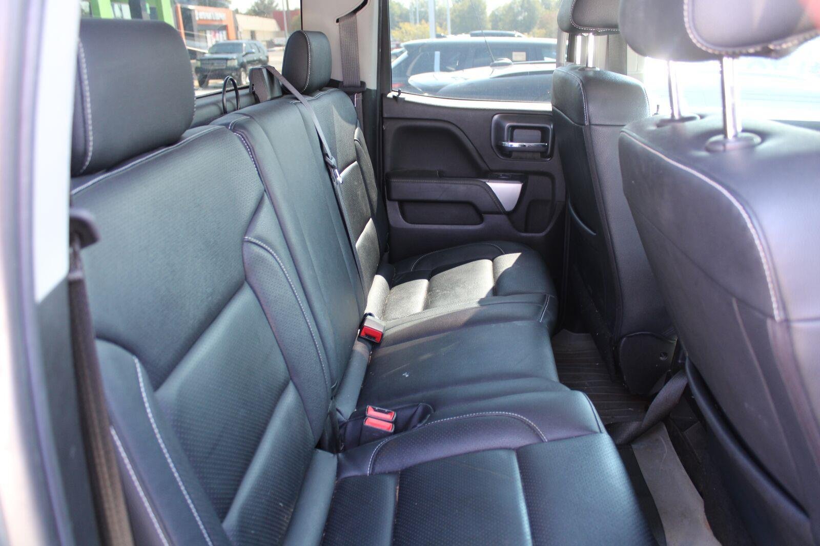 Used 2019 Graphite Metallic Chevrolet LT image 5