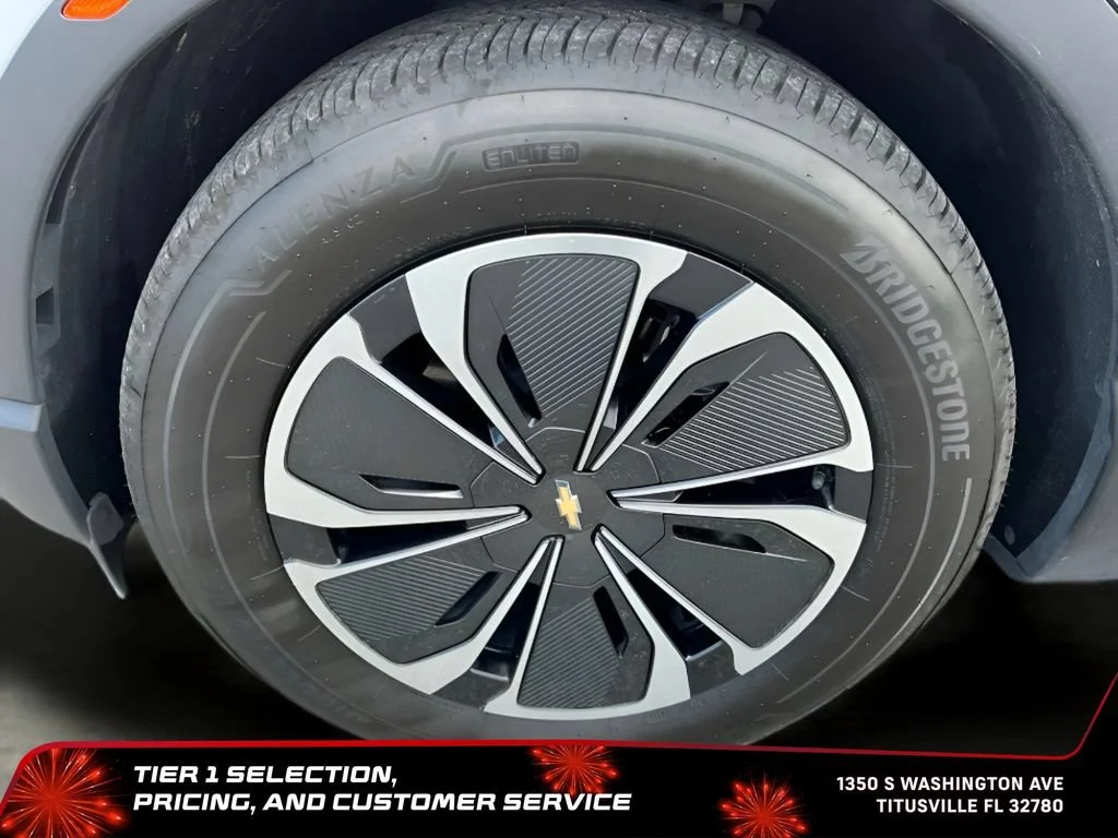 Used 2024 Summit White Chevrolet LT image 45