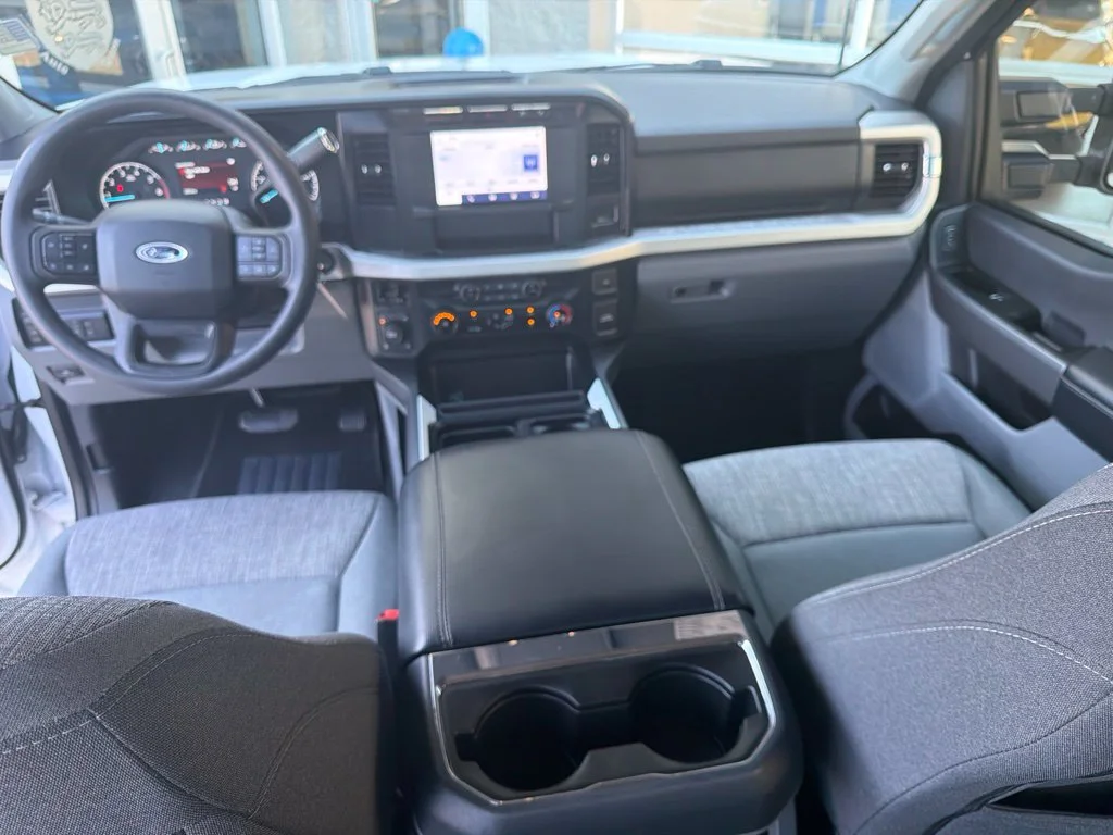Used 2024 Oxford White Ford XLT image 14