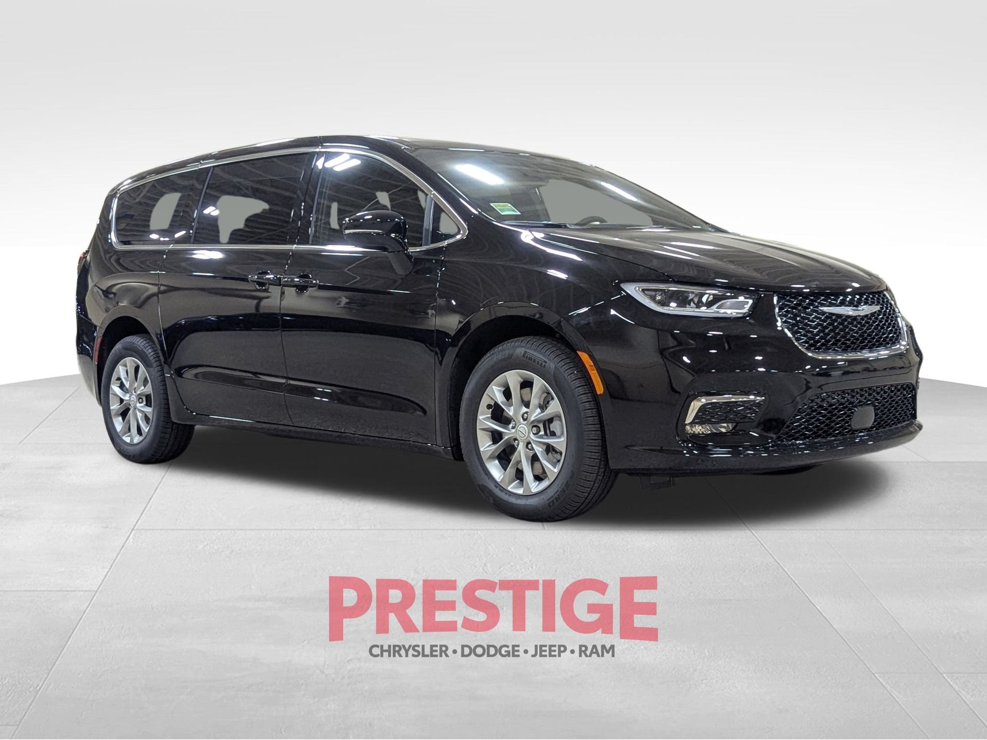 New 2026 Diamond Black Crystal Pearl-Coat Exterior Paint Chrysler Select image 3