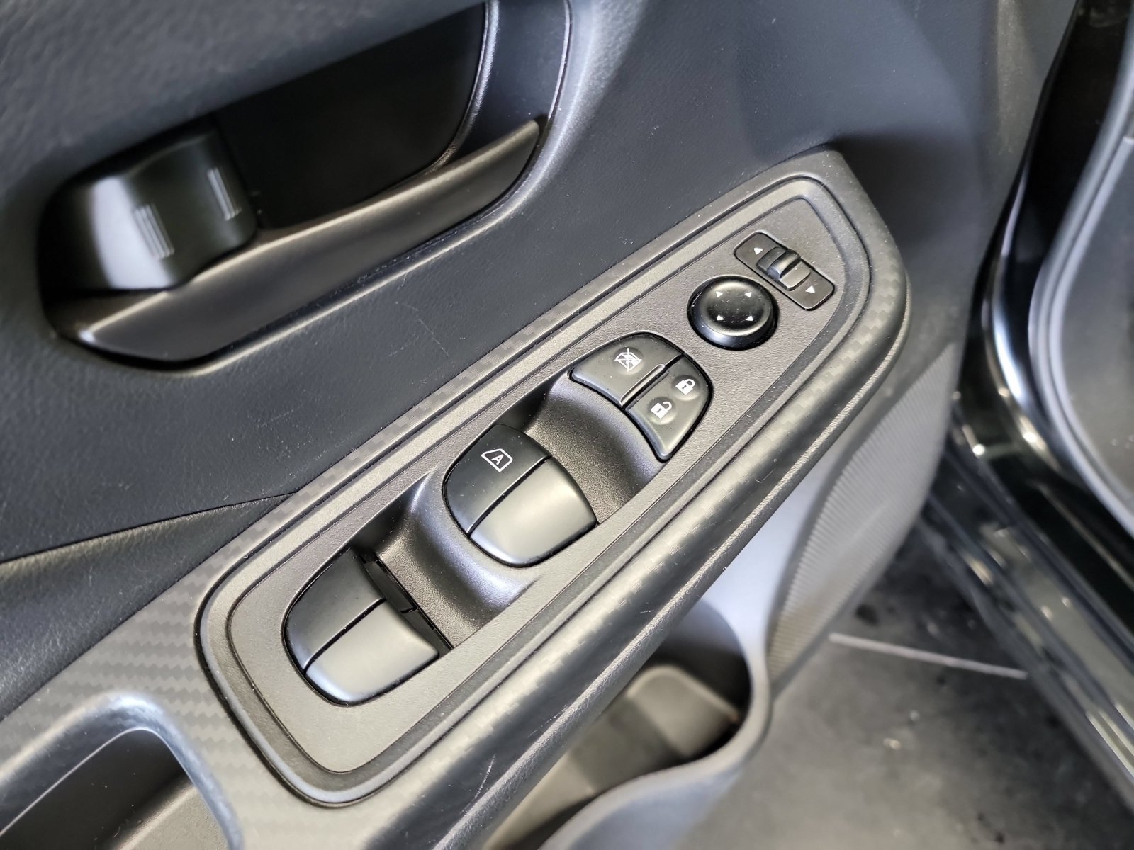 Used 2023 Super Black Nissan S image 13
