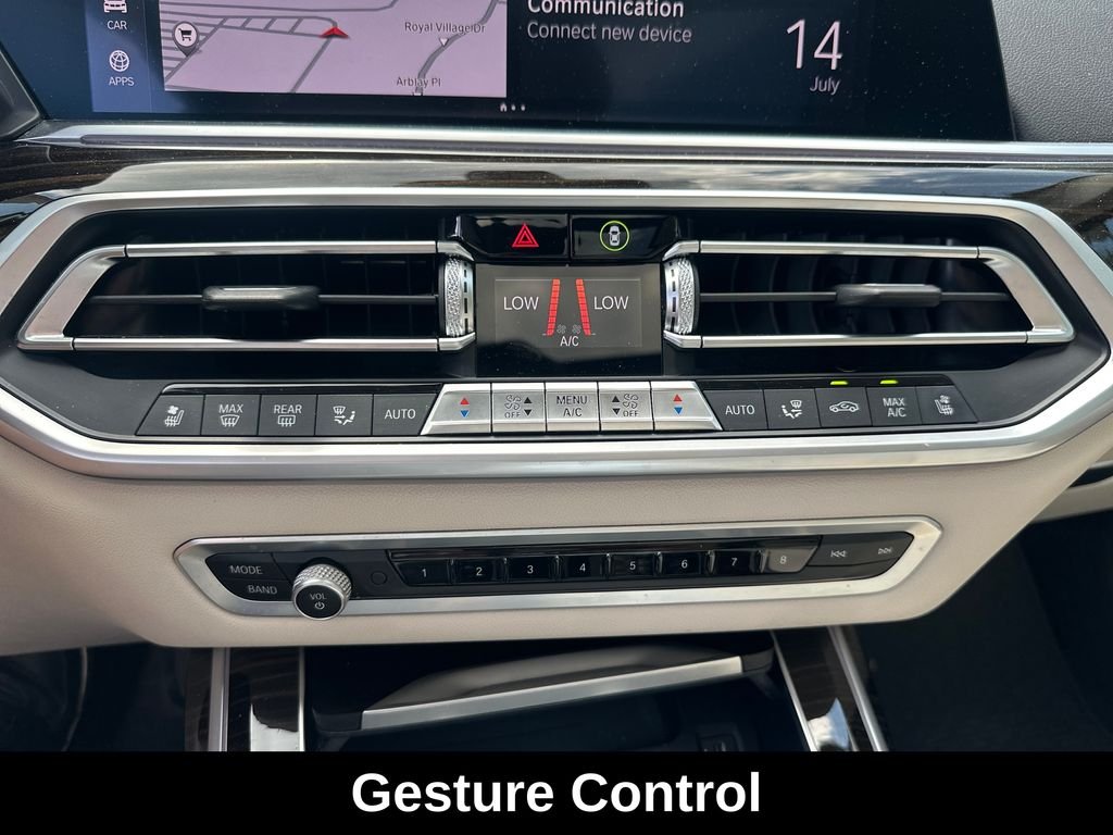 Used 2021 White BMW xDrive40i image 26