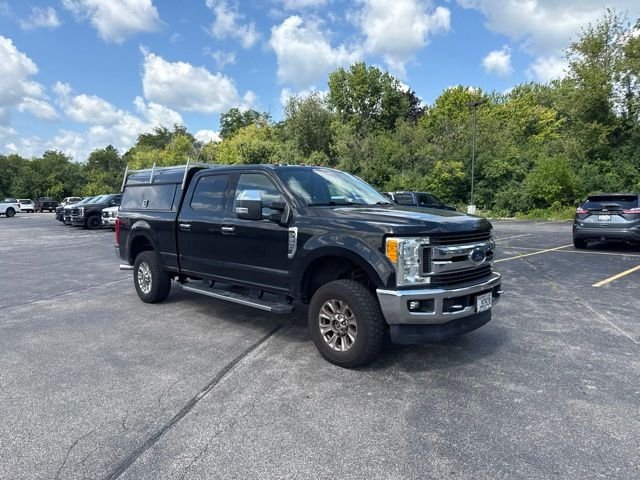 Used 2017 Shadow Black Ford XLT image 2