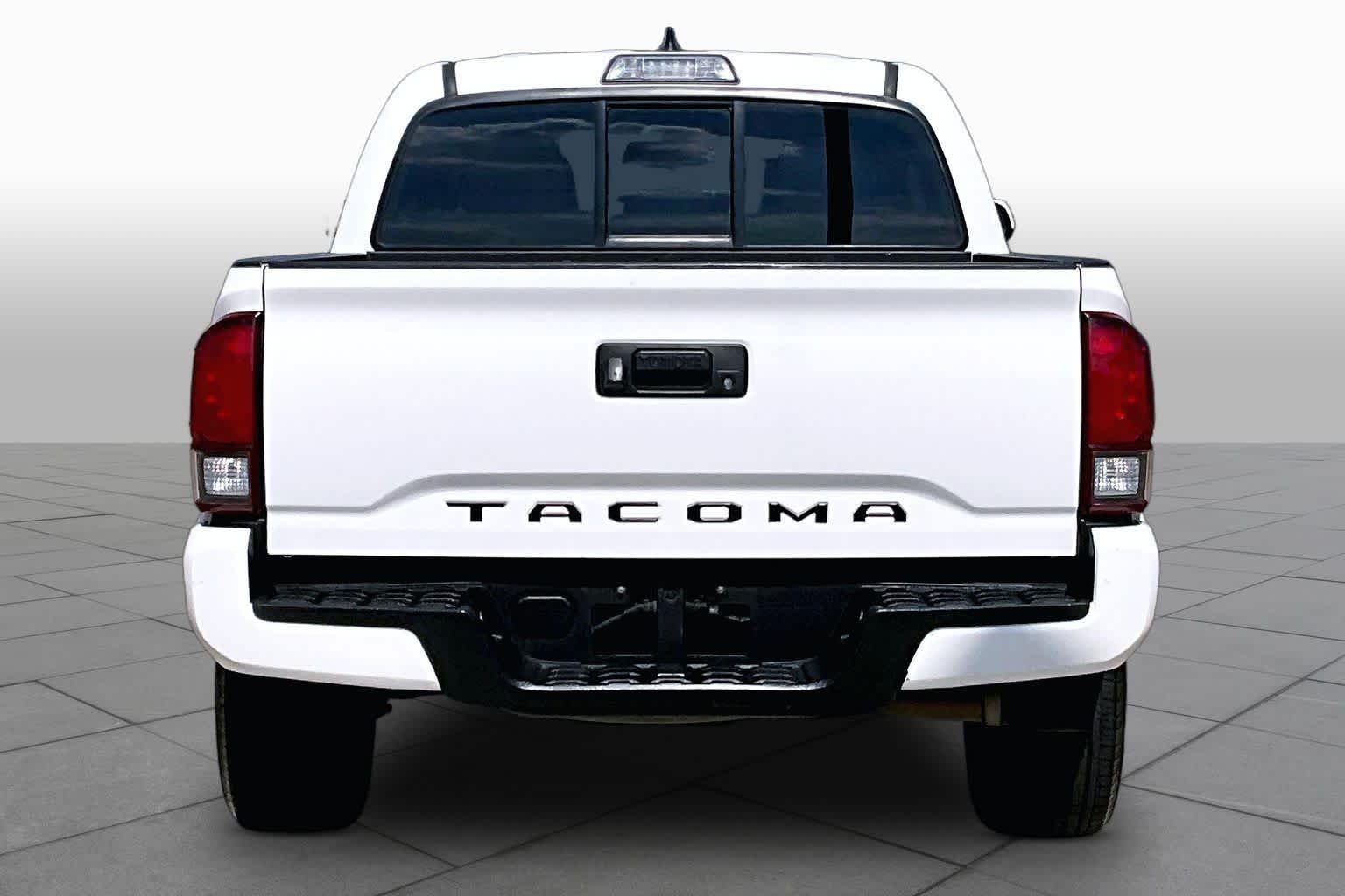 Used 2018 Super White Toyota SR image 4