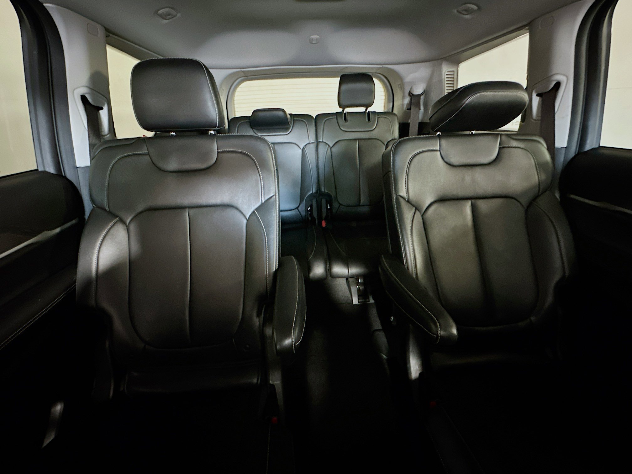 Used 2021 Rocky Mountain Pearlcoat Jeep Limited image 30