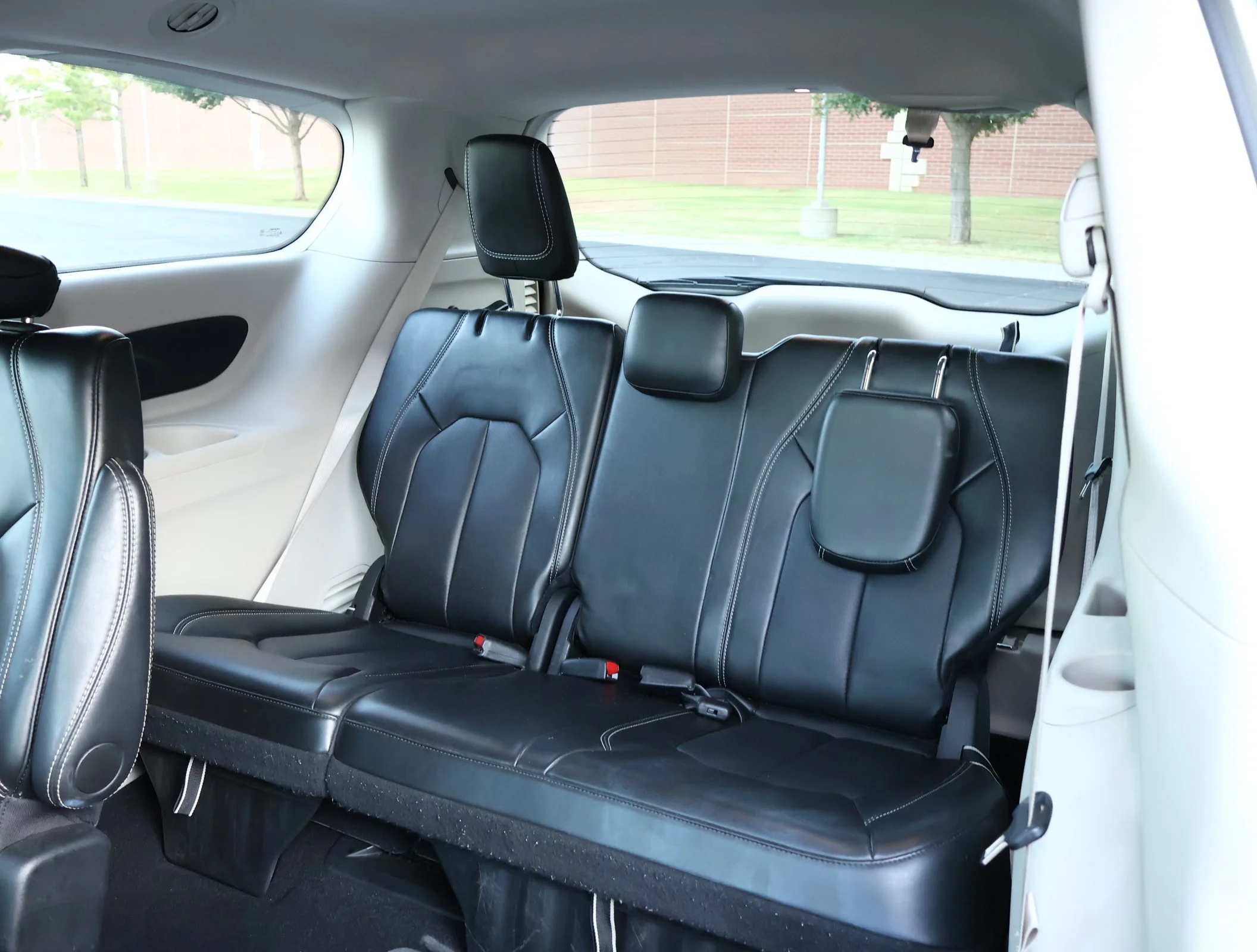 Used 2024 Silver Mist Cle Chrysler Touring L image 24