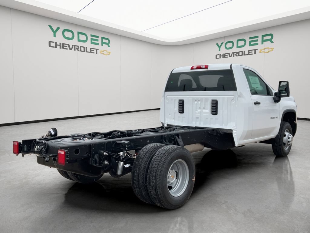 New 2026 Summit White Chevrolet Work Truck image 7