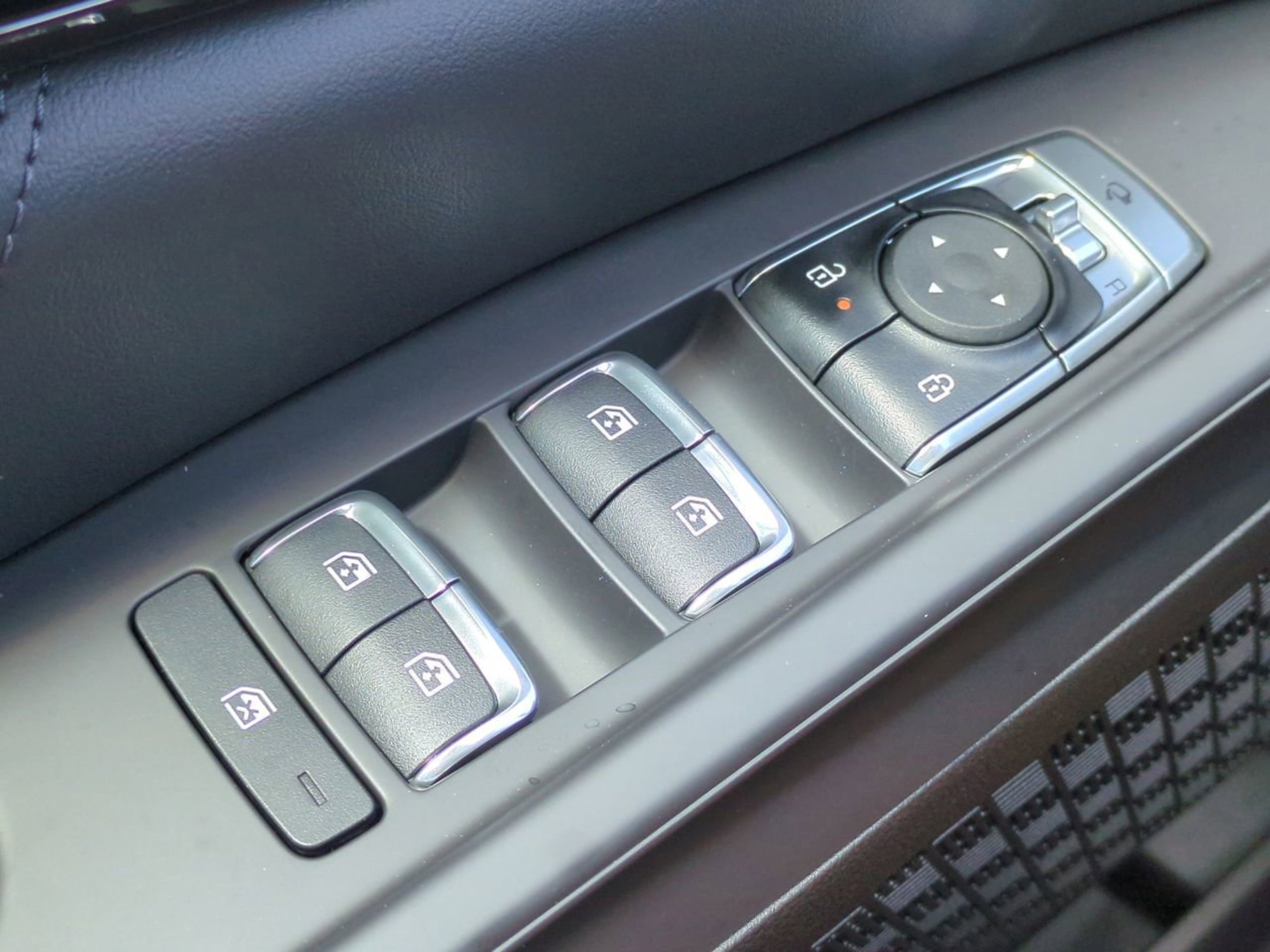 New 2026 Ivory Silver Kia SX Prestige image 29