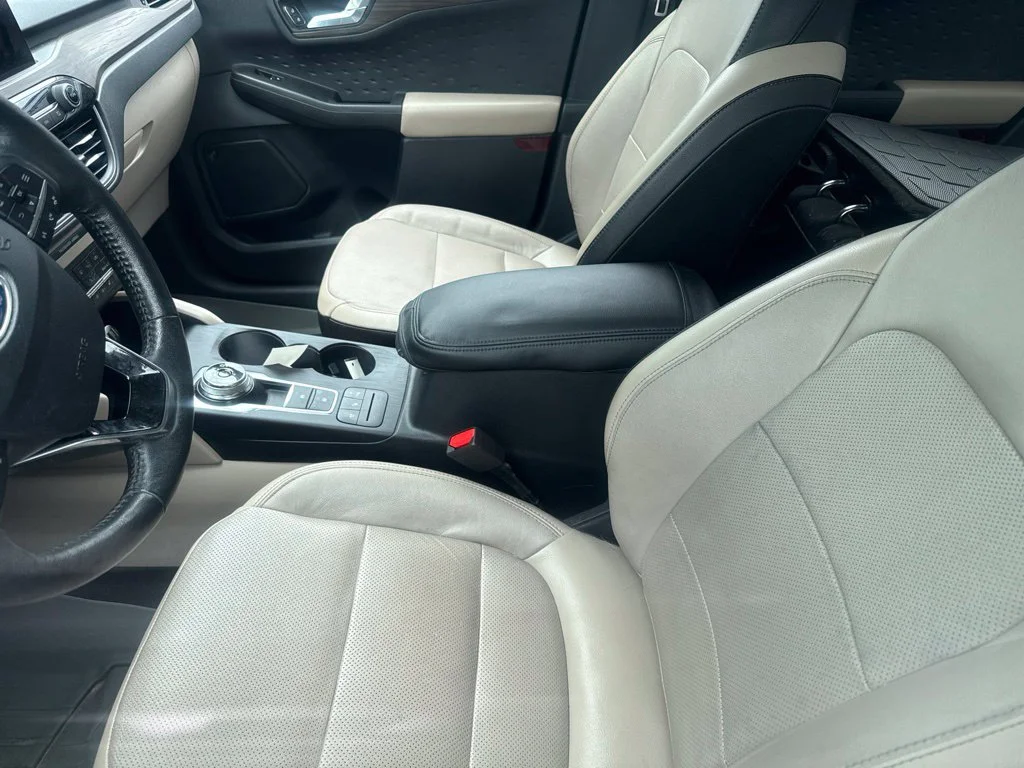 Used 2020 Silver Ford Titanium image 9