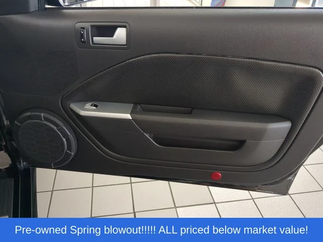 Used 2005 Black Ford GT Premium image 32