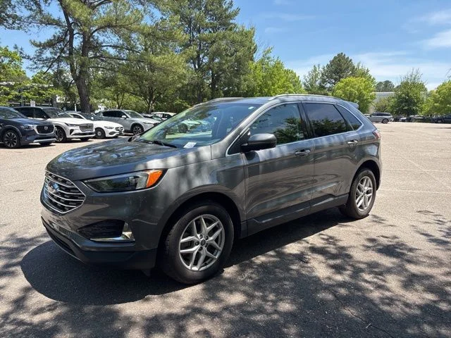 Used 2022 Gray Ford SEL image 1