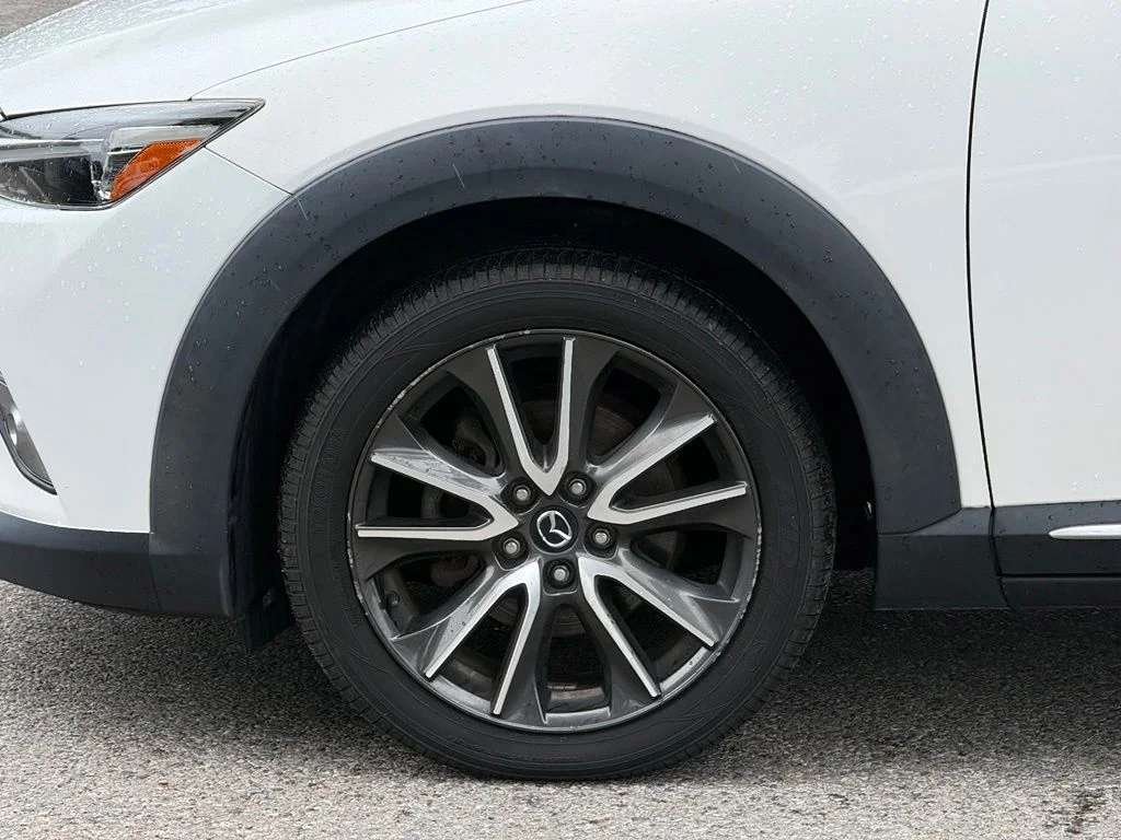 Used 2017 White Mazda Grand Touring image 6