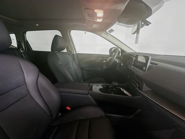 New 2026 Everest White Pearl TriCoat Nissan Dark Armor™ image 29