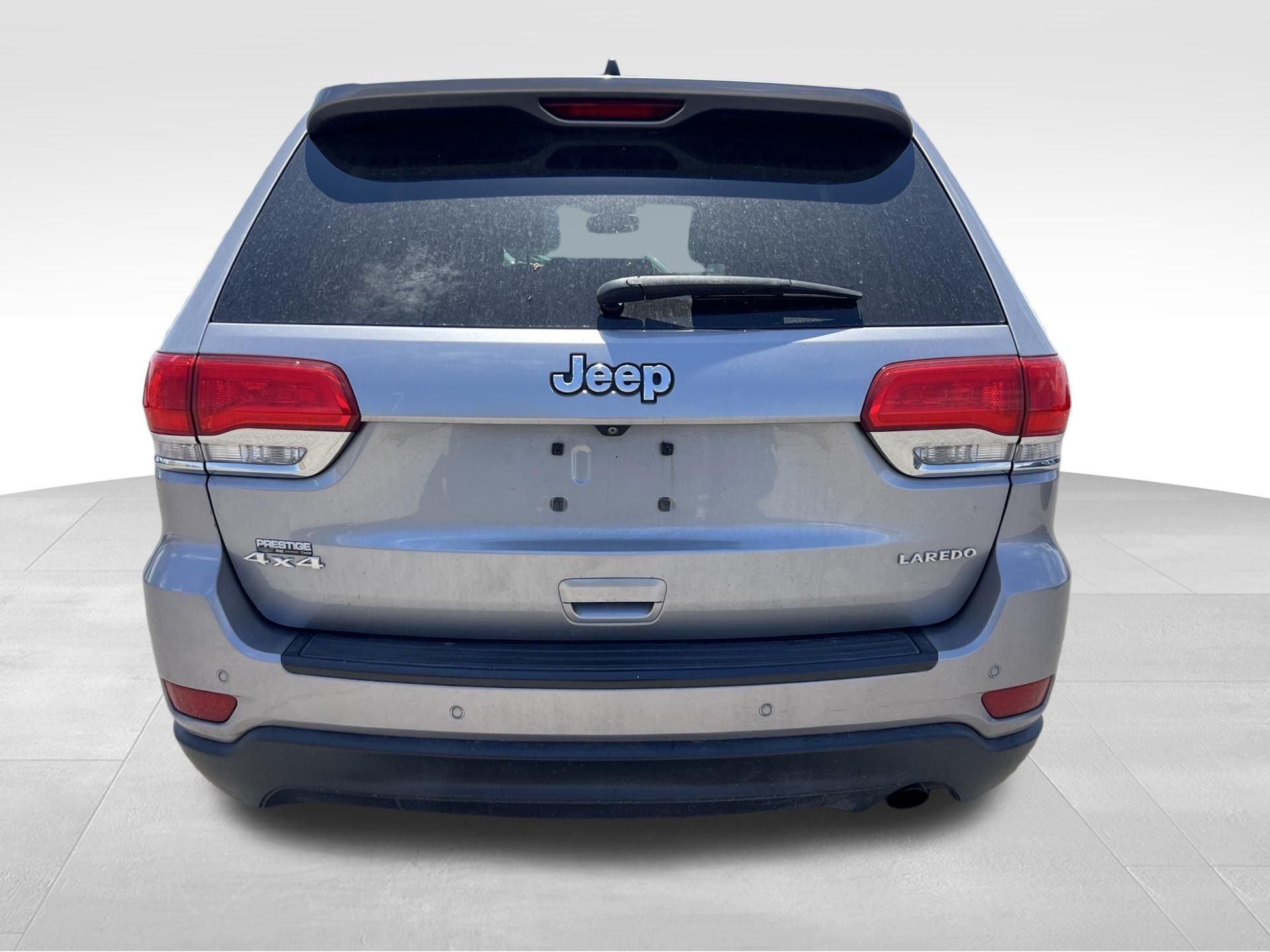 Used 2015 Silver Jeep Laredo image 6