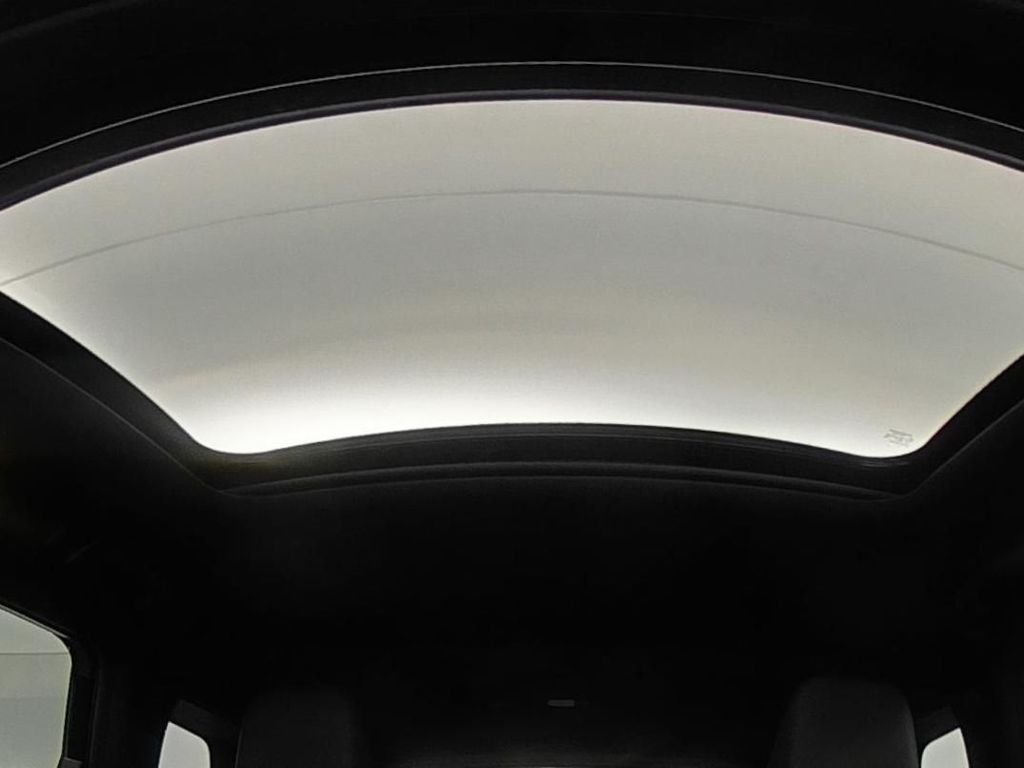 New 2027 2T RAD WHT INFINITI Sport AWD image 29