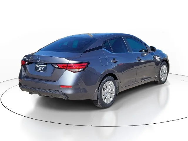 Used 2022 Gray Nissan S image 6