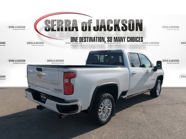Used 2022 Iridescent Pearl Tricoat Chevrolet High Country image 8