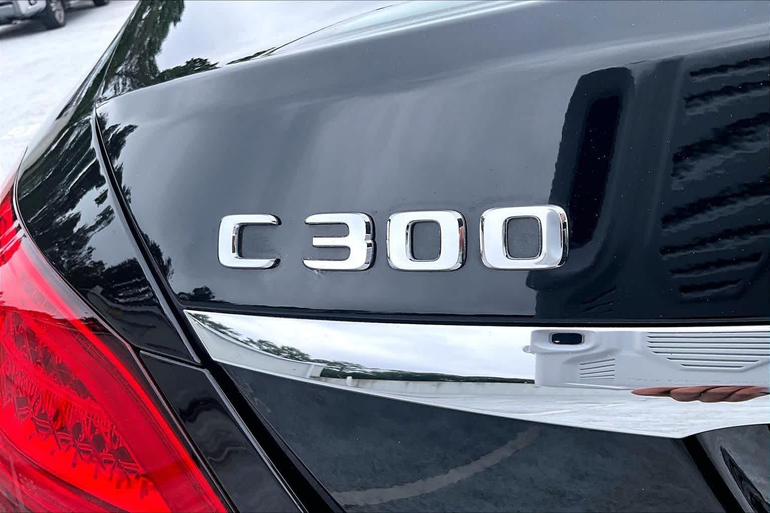 Used 2021 Obsidian Black Metallic Mercedes-Benz C 300 image 30