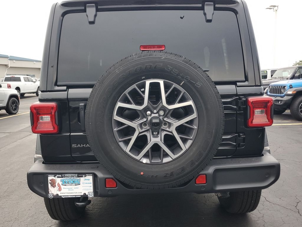 New 2026 Black Clear-Coat Exterior Paint Jeep Sahara image 8