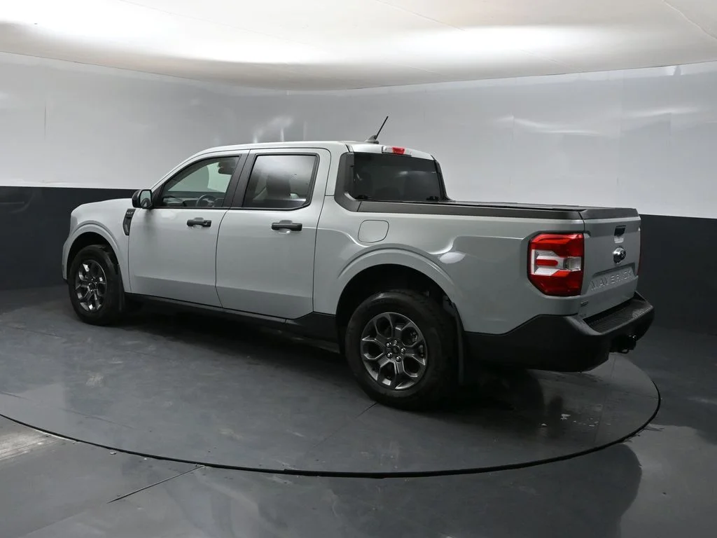 Used 2024 Green Ford XLT image 4