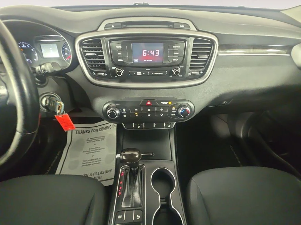 Used 2016 Silver Kia LX image 11