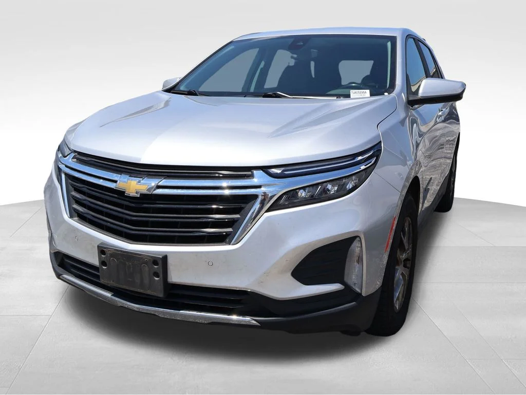 Used 2022 Silver Ice Metallic Chevrolet LT image 2