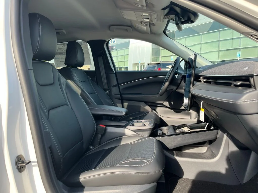 New 2026 White Ford Premium image 7