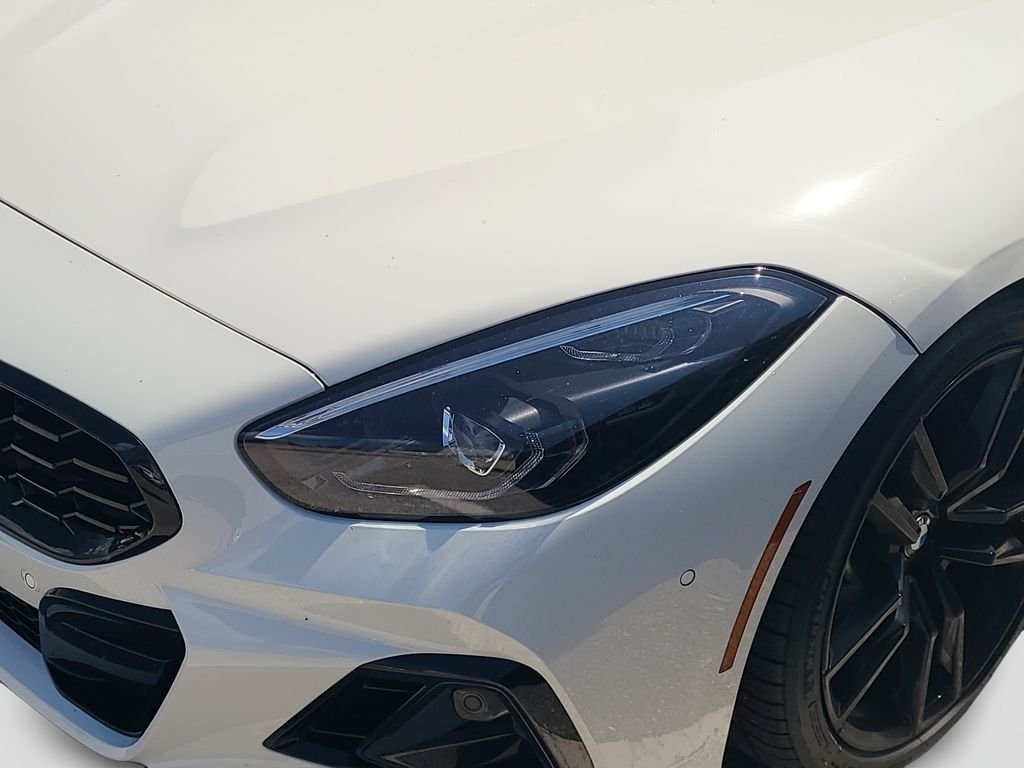 Used 2023 White BMW sDrive M40i image 7