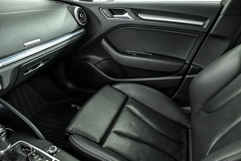 Used 2020 Brilliant Black Audi quattro S line Premium 45 image 28